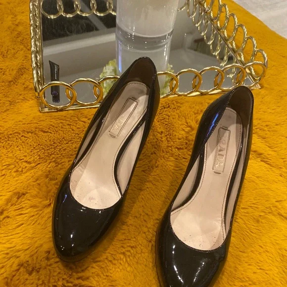 Prada semi round toe heels size 36 used condition - Picture 10 of 16